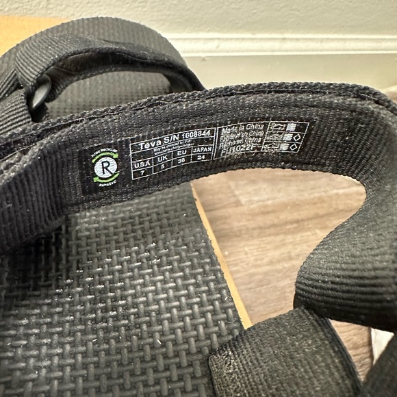 Teva Flatform Universal Sandal - Picture 7 of 7